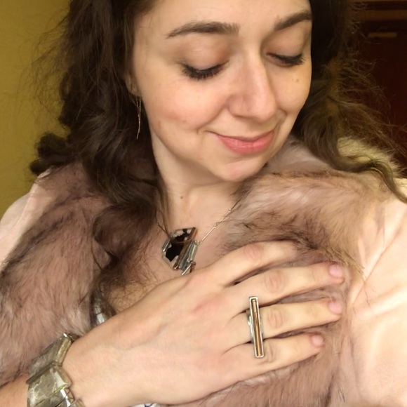 Meet your Posher, Anna - Picture 1 of 3